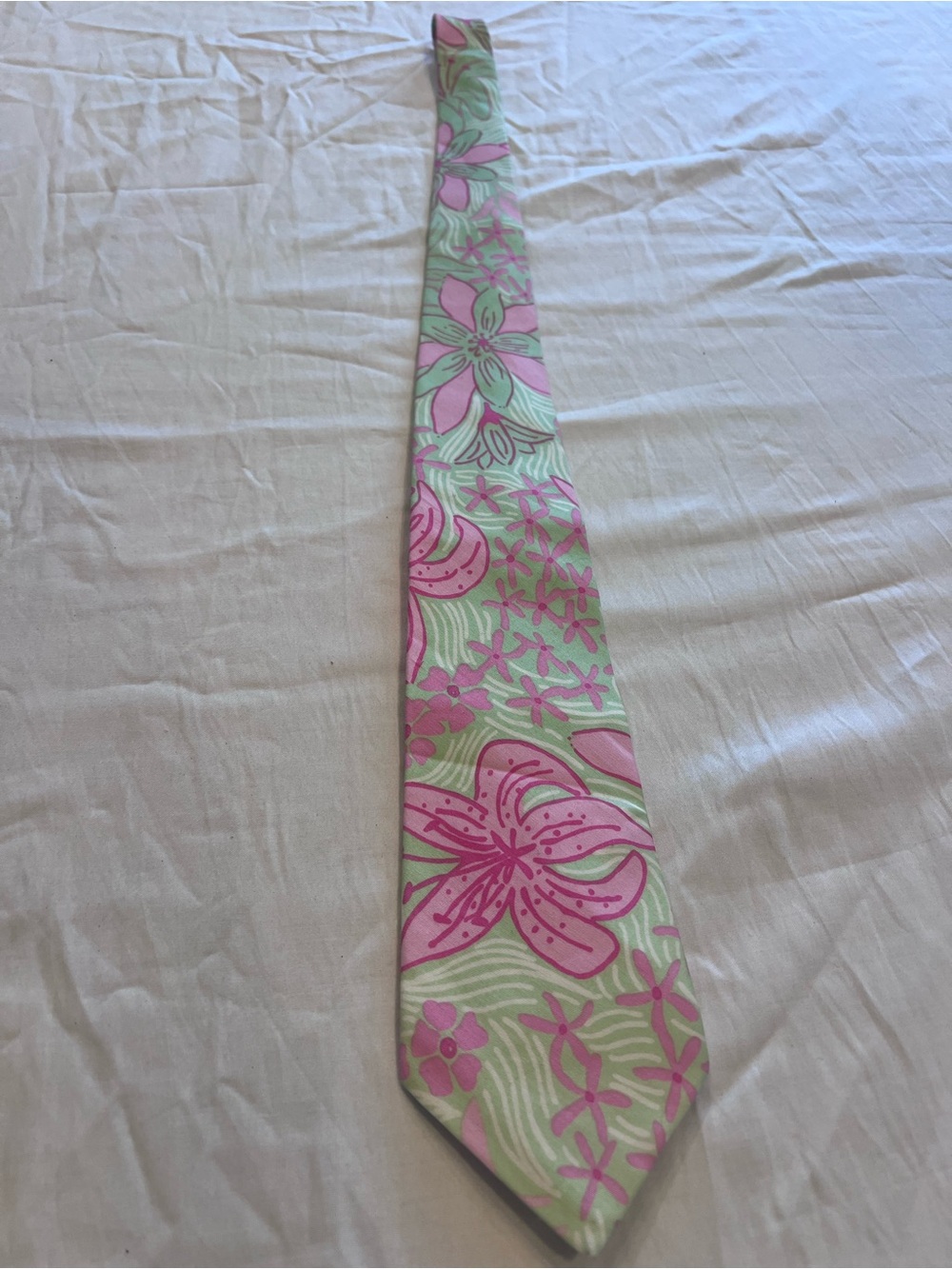 Lilly Pulitzer Woven Cotton Pointed Tie Floral Flowers Logo Accents Green/Pink